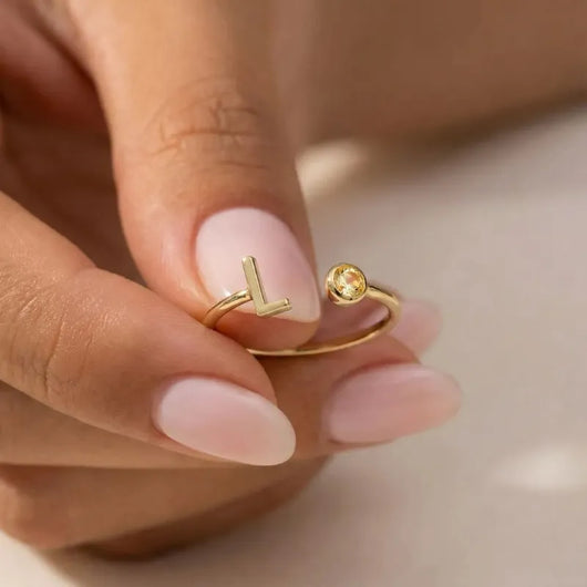Preziosa™ - Anello con iniziale e pietra del mese di nascita
