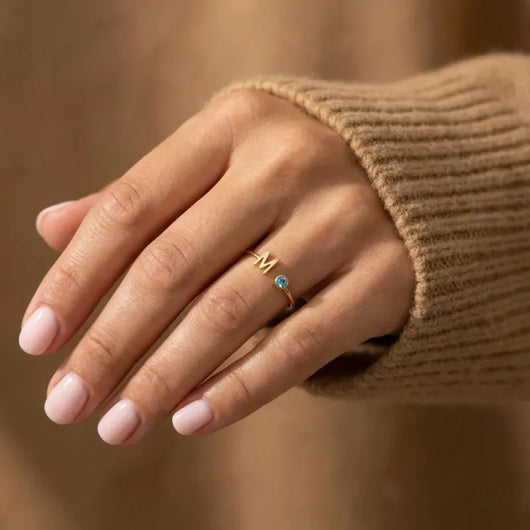 Preziosa™ - Anello con iniziale e pietra del mese di nascita