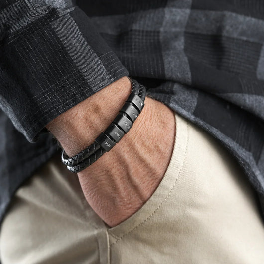 Bracciale in pelle personalizzato per il nonno con perle incise
