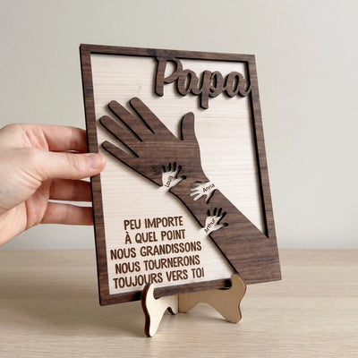 Legati a Te™ – cornice in legno personalizzata con due mani unite